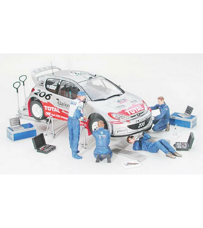Tamiya Bausatz Rally Mechaniker Figurenset 1:24 5 Tamiya Bausatz Rally Mechaniker Figurenset 1:24 – Bild 3
